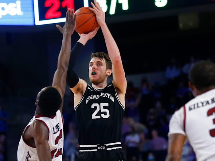 Grand Canyon's Alessandro Lever shoots